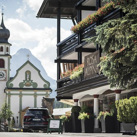 Rosa Alpina Hotel & Spa Сан-Кассиано Экстерьер фото