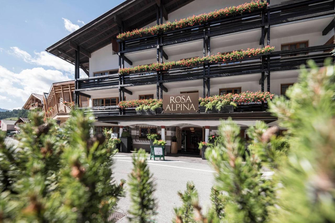 Rosa Alpina Hotel & Spa Сан-Кассиано Экстерьер фото