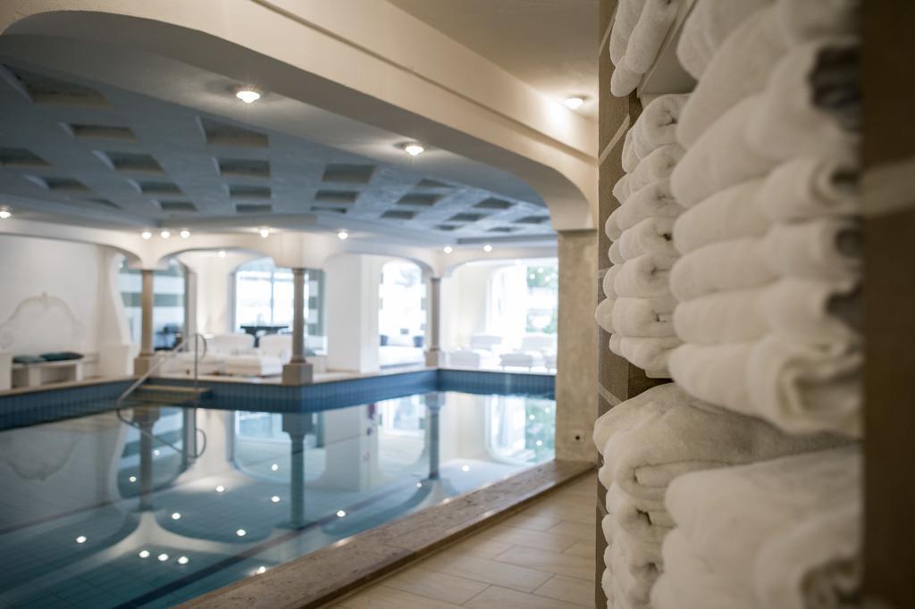 Rosa Alpina Hotel & Spa Сан-Кассиано Экстерьер фото